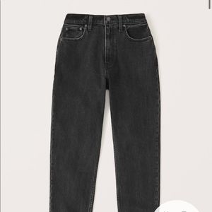 Brand New w/ Tags Abercrombie High Rise Mom Jeans in Black - Size 28 6R